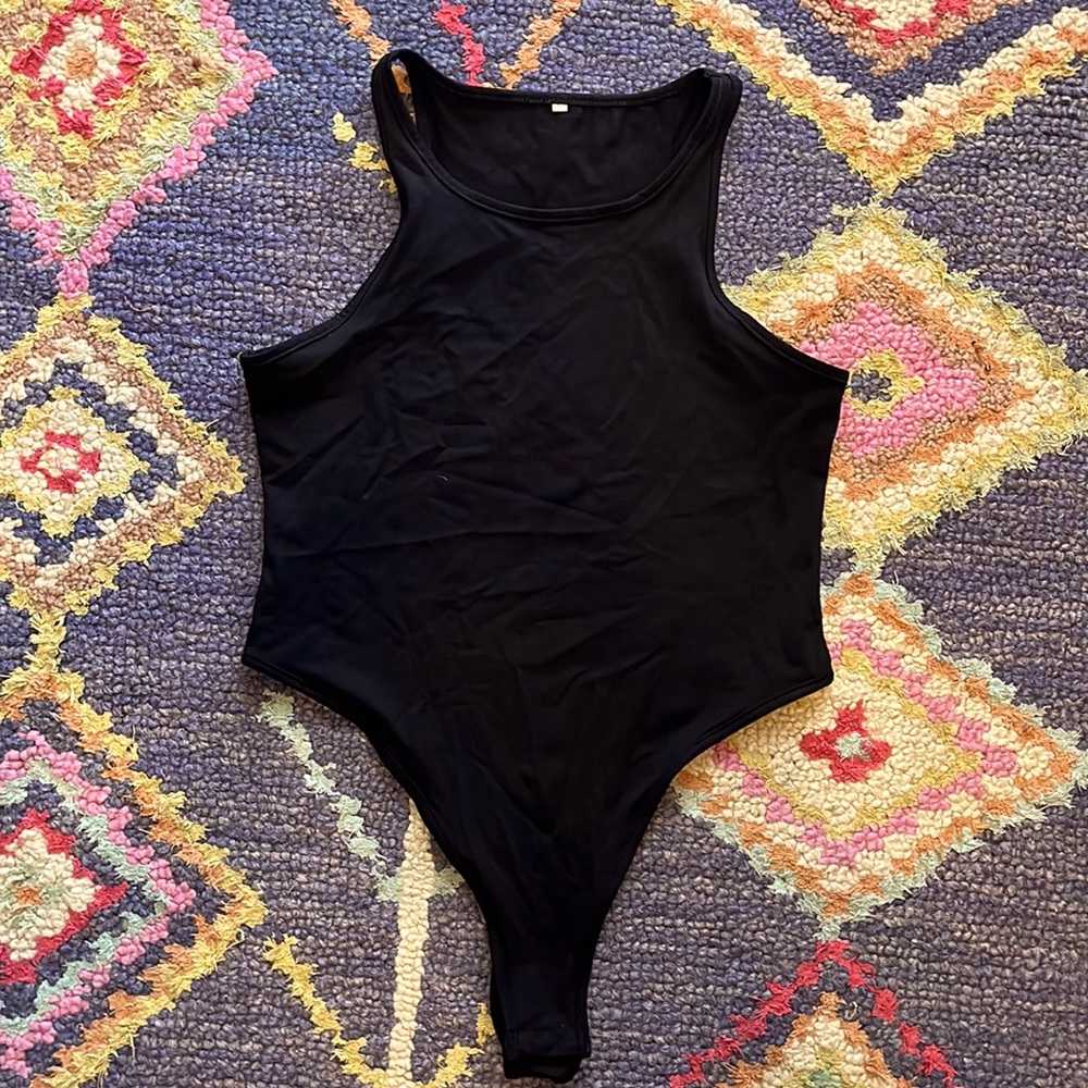NWOT-Black Racerback Bodysuit-L ✌🏼🎸